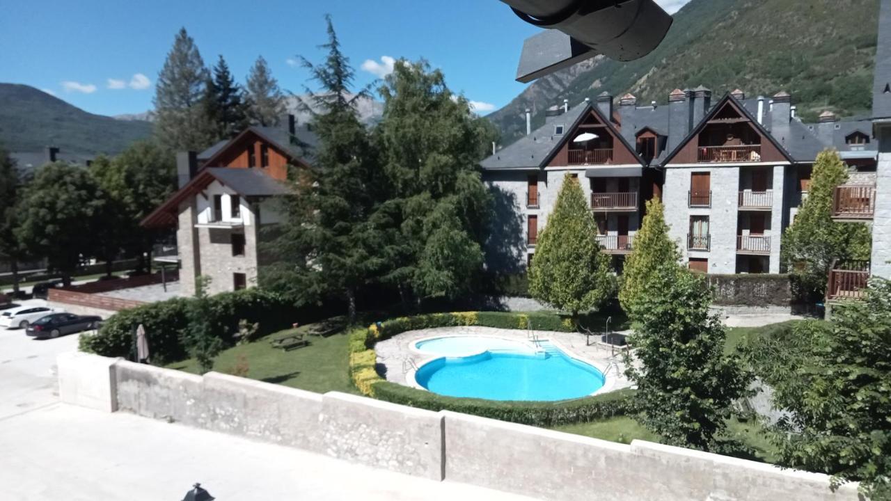 Edificio Ardillas Benasque Exterior photo