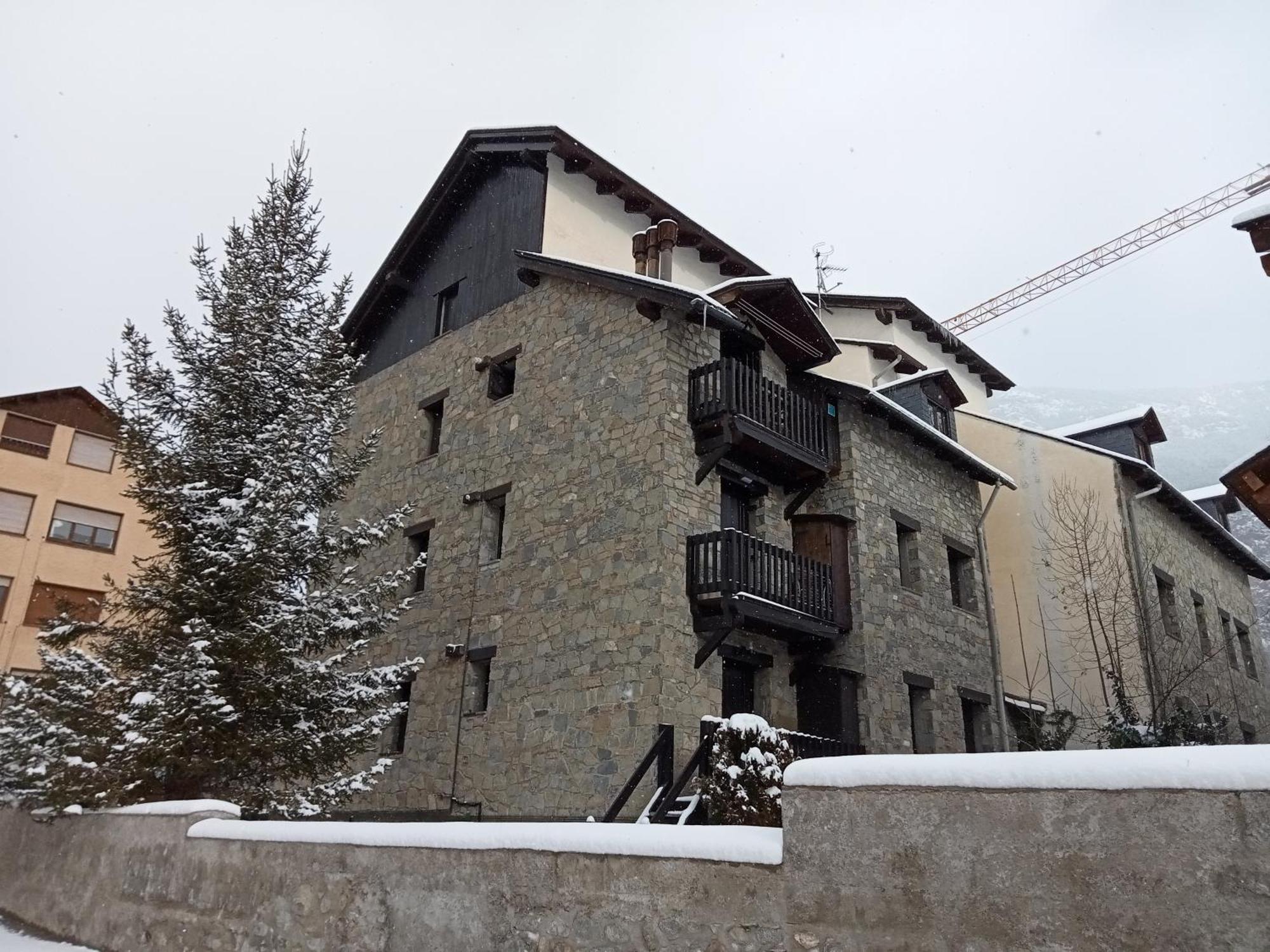 Edificio Ardillas Benasque Exterior photo